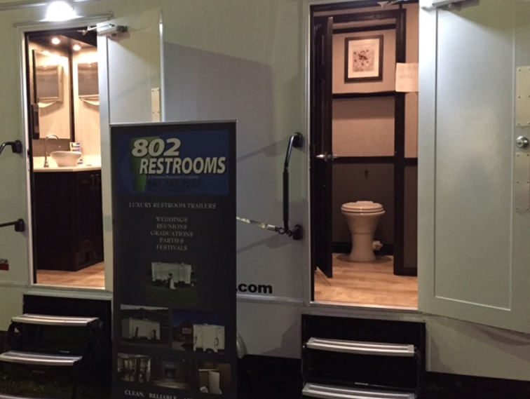 4-Station
Luxury Restroom Trailer