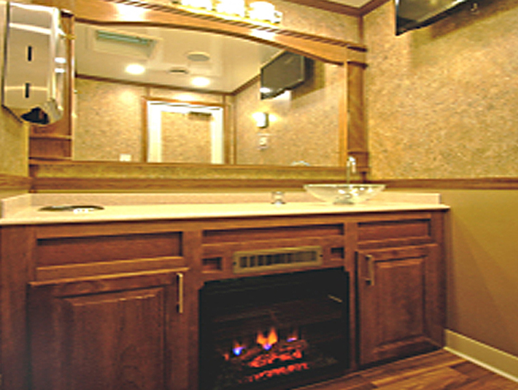 7-STATION LUXURY RESTROOM TRAILER